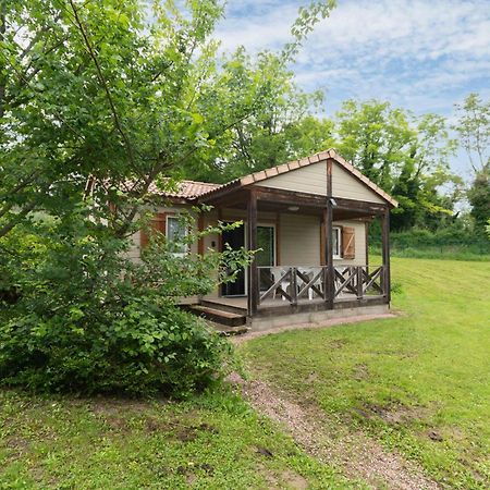 Camping Le Mont Libre - Cottage & Espace Nature - Gannat Exterior photo