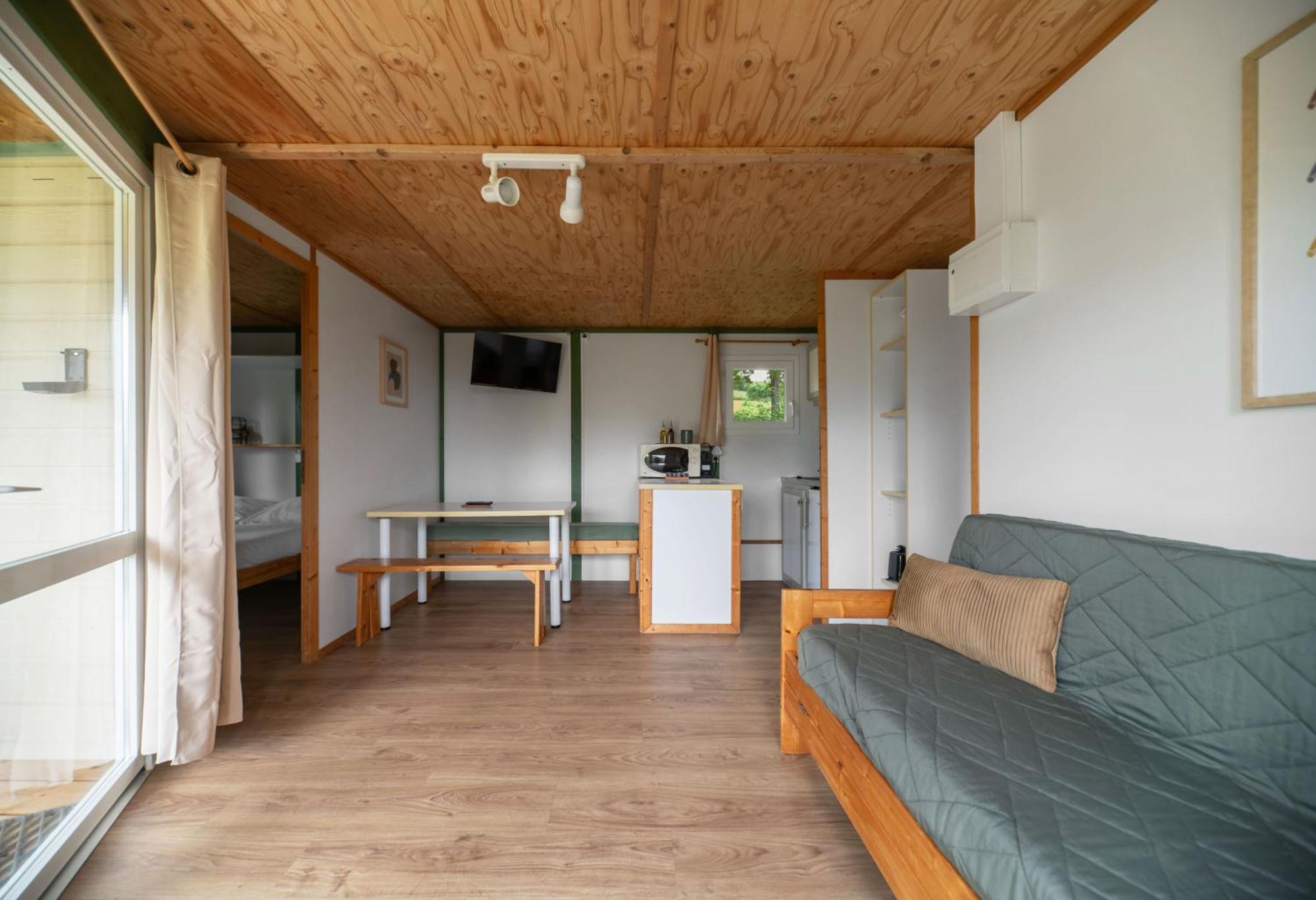 Camping Le Mont Libre - Cottage & Espace Nature - Gannat Exterior photo