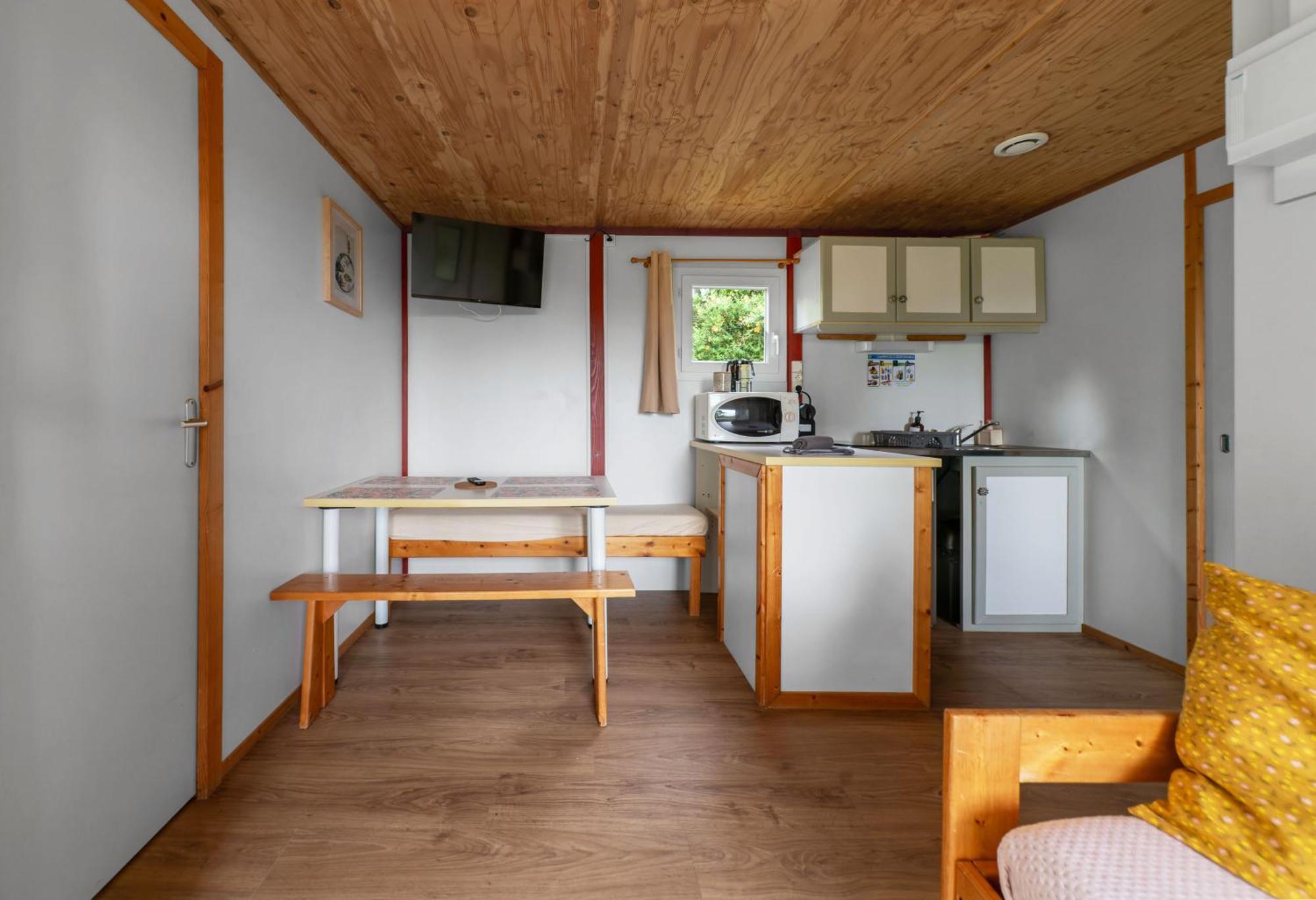 Camping Le Mont Libre - Cottage & Espace Nature - Gannat Exterior photo