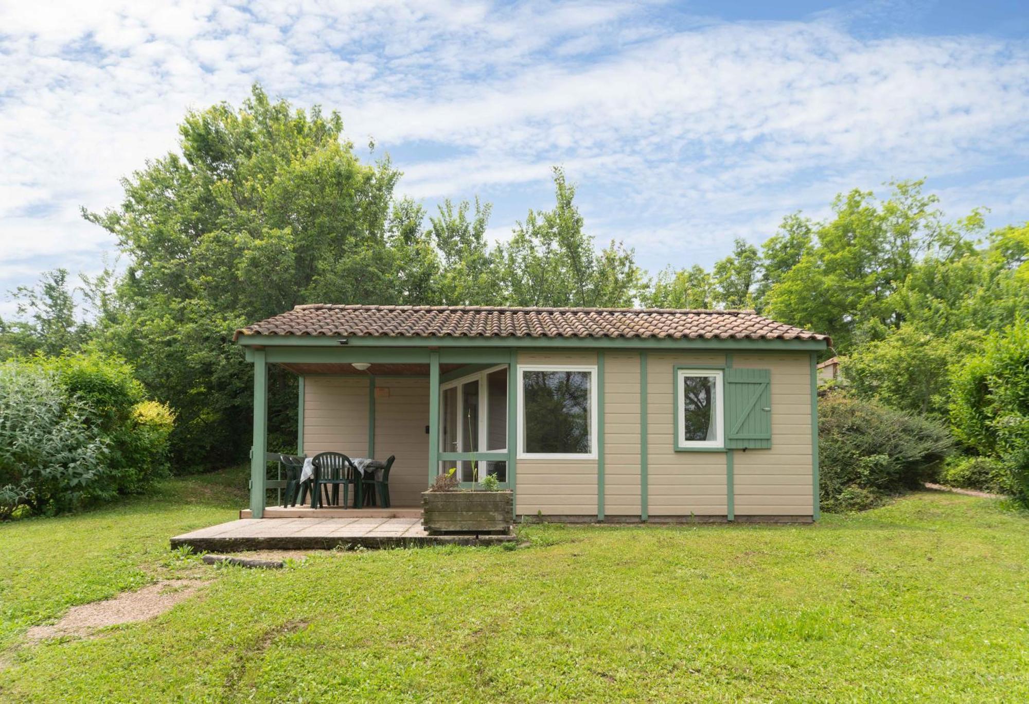 Camping Le Mont Libre - Cottage & Espace Nature - Gannat Exterior photo