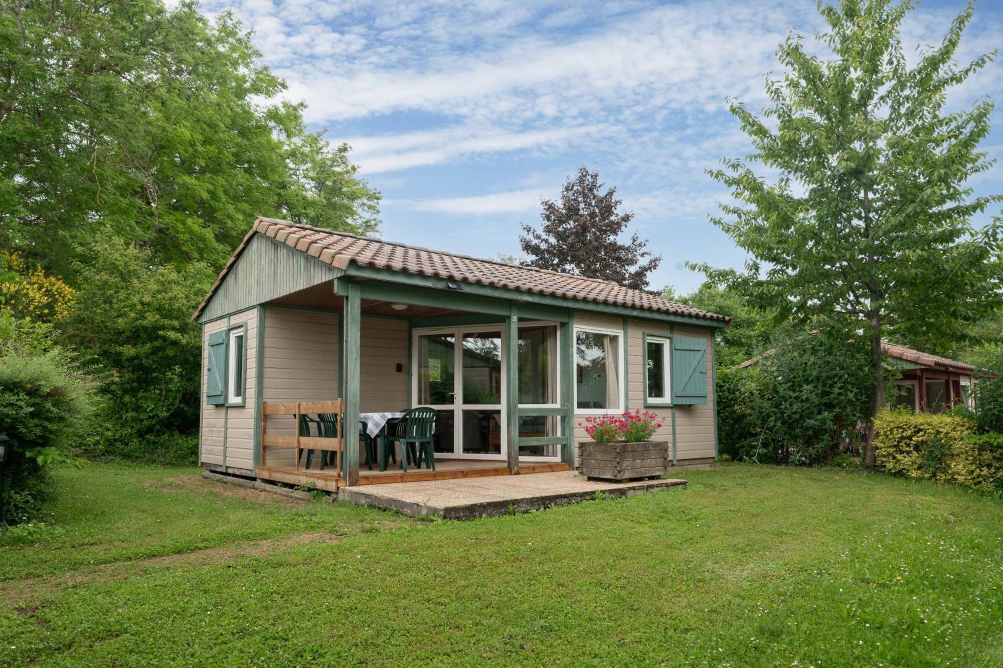 Camping Le Mont Libre - Cottage & Espace Nature - Gannat Exterior photo