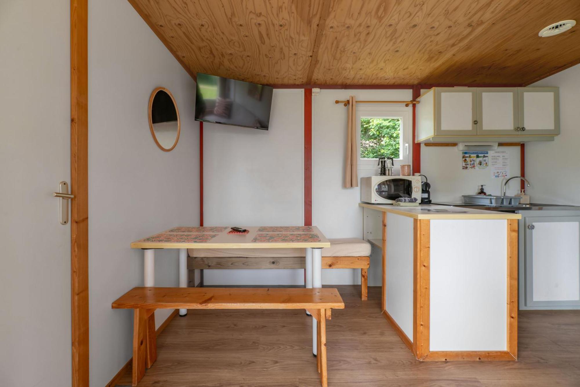Camping Le Mont Libre - Cottage & Espace Nature - Gannat Exterior photo